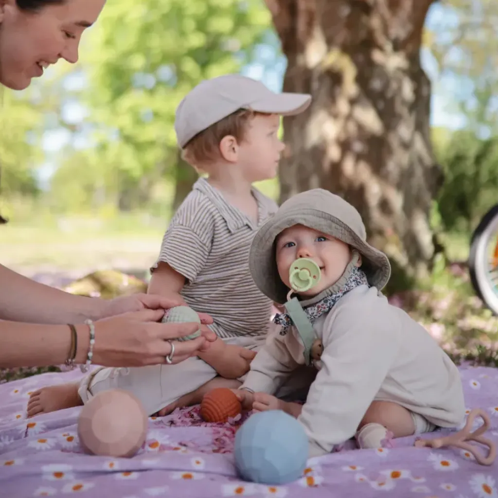 Mushie Balle de Motricité Blush - Fashion