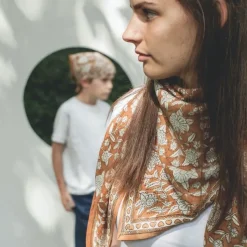 Apaches Collections Foulard Latika Coeurs Châtaigne - Online