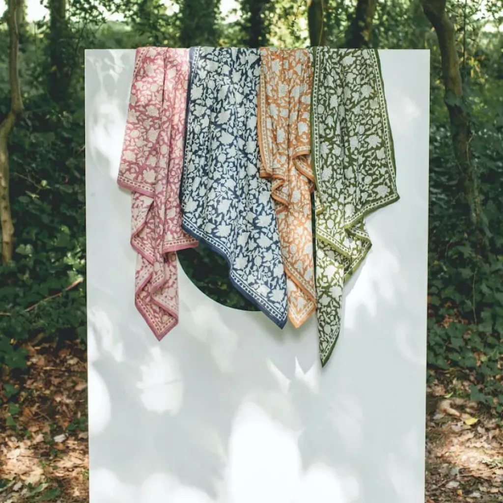 Apaches Collections Foulard Latika Coeurs Châtaigne - Online