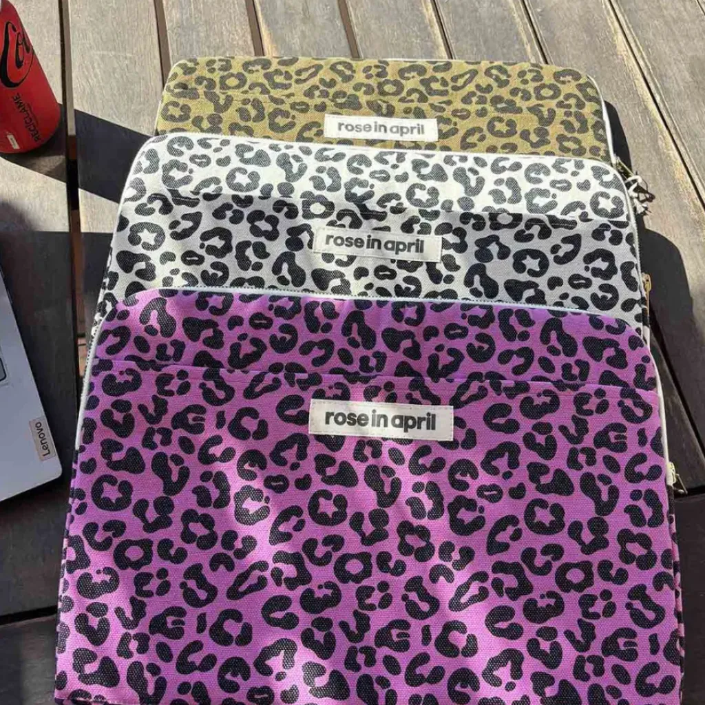 Rose In April Pochette Ordinateur Octave Graou Olive - New