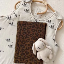 Rose In April Protège Carnet de Santé Graou Olive - Clearance