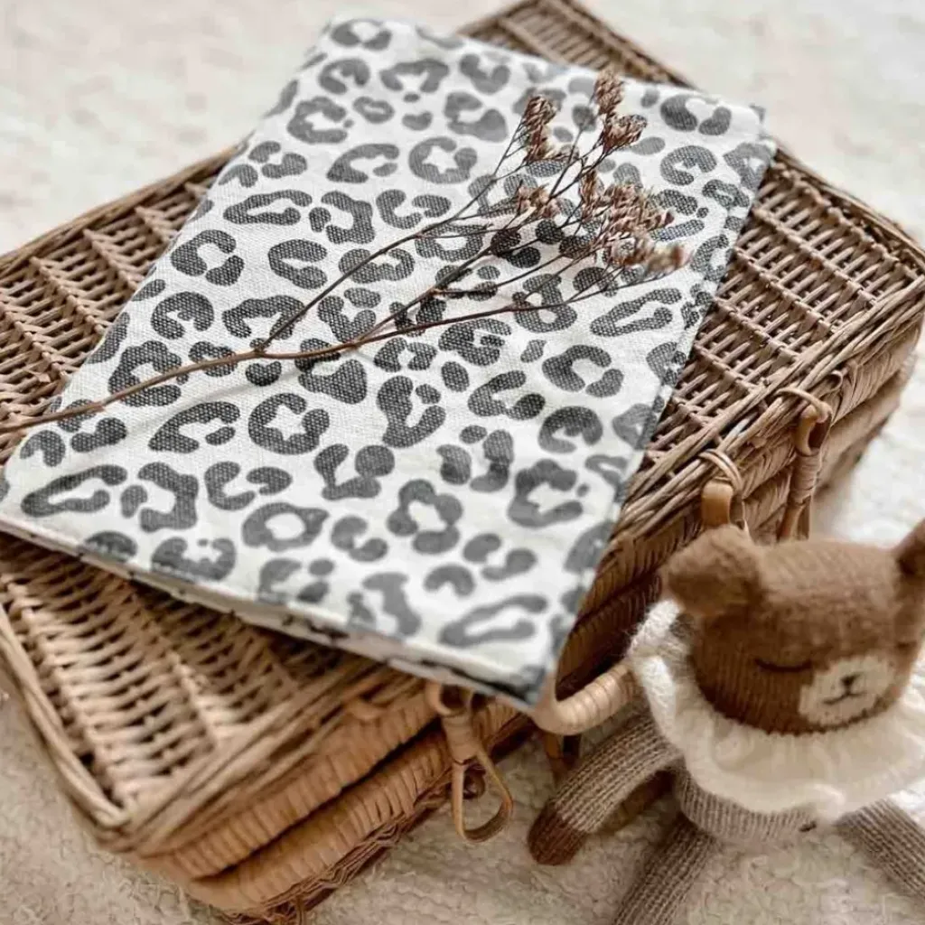 Rose In April Protège Carnet de Santé Graou Greige - Best