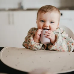 Mushie Tasse Silicone Lila - Clearance